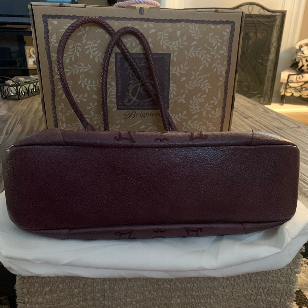 💜💎EUC BRIGHTON Valencia Embroidered Floral Leather Shoulder bag in Grape. - Picture 6 of 16